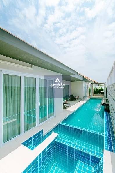  ให้เช่าพูลวิลล่า 6 ห้องนอน จอมเทียน ใกล้สุขุมวิท เดินทางสะดวก